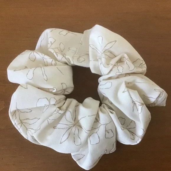 SOLD❗️Set of 3 Handmade Scrunchies - Picture 2 of 4